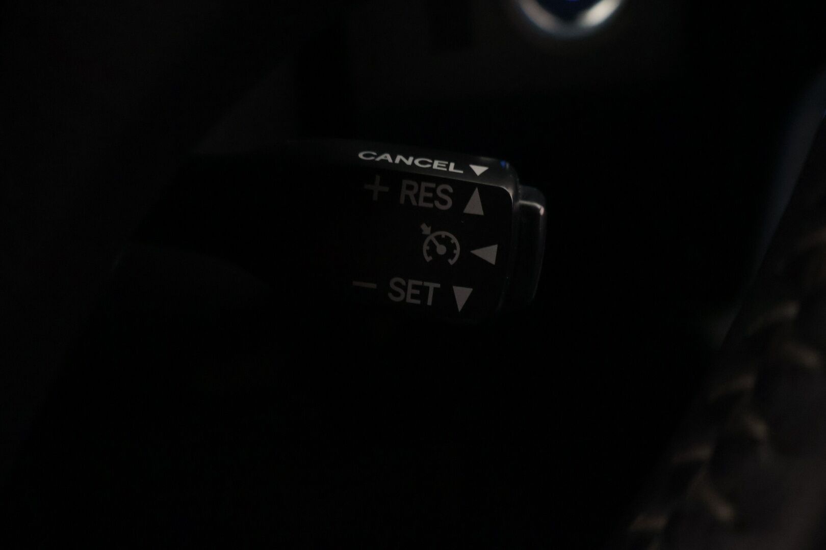 Toyota Auris 2016 1,8 Hybrid Active ** Juuri tullut! / Lohko+sisäp / Navigointi / P.kamera / Vakkari / Siisti yksilö! / 2x aluvanteet ** - Upealla metallivärillä ja siistissä kunnossa oleva perus hyvä Toyota! Tervetuloa koeajamaan ja ihastumaan!