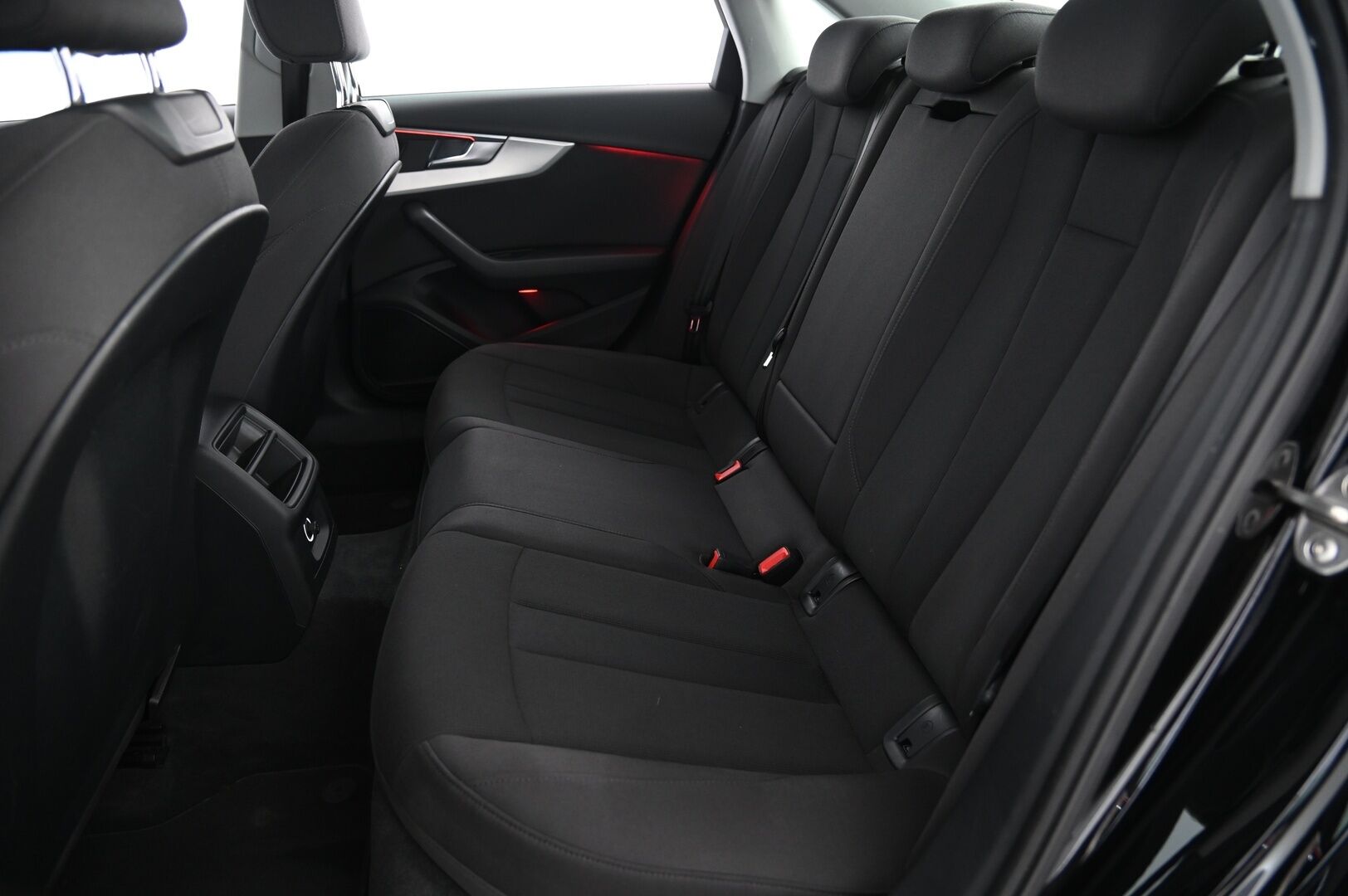 Audi A4 2016 Sedan Land of quattro Sport Edition 2,0 TDI 140 kW quattro S tronic *B&O / Vakkari / Tutkat / Lohko* - *Suomi-auto / Juuri tullut / Siisti*