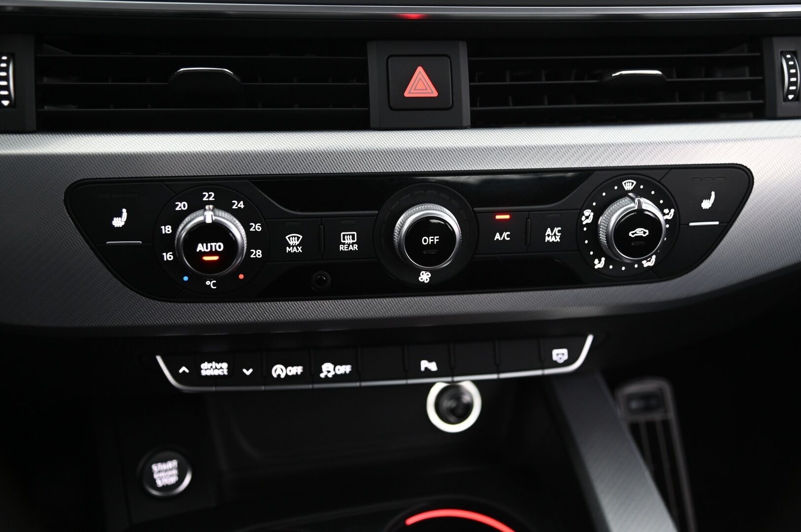 Audi A4 2016 Sedan Land of quattro Sport Edition 2,0 TDI 140 kW quattro S tronic *B&O / Vakkari / Tutkat / Lohko* - *Suomi-auto / Juuri tullut / Siisti*