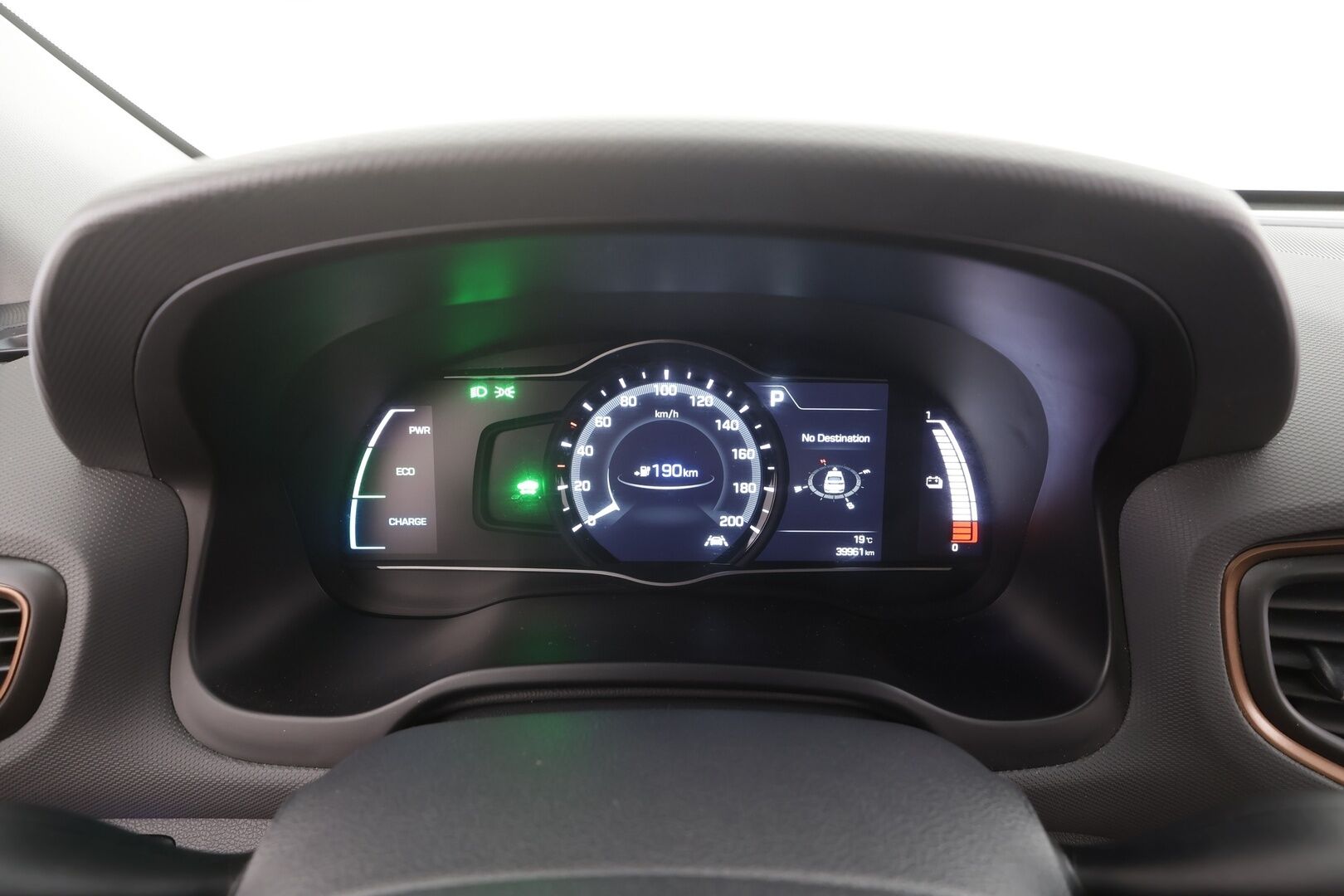 Hyundai IONIQ electric 2019 Comfort - | ACC | ILP | Infinity | P.kamera | Lane Keeping Assist | Lämm. ratti | Apple & Android | Keyless | 2x renkaat vanteineen | Suomiauto | 