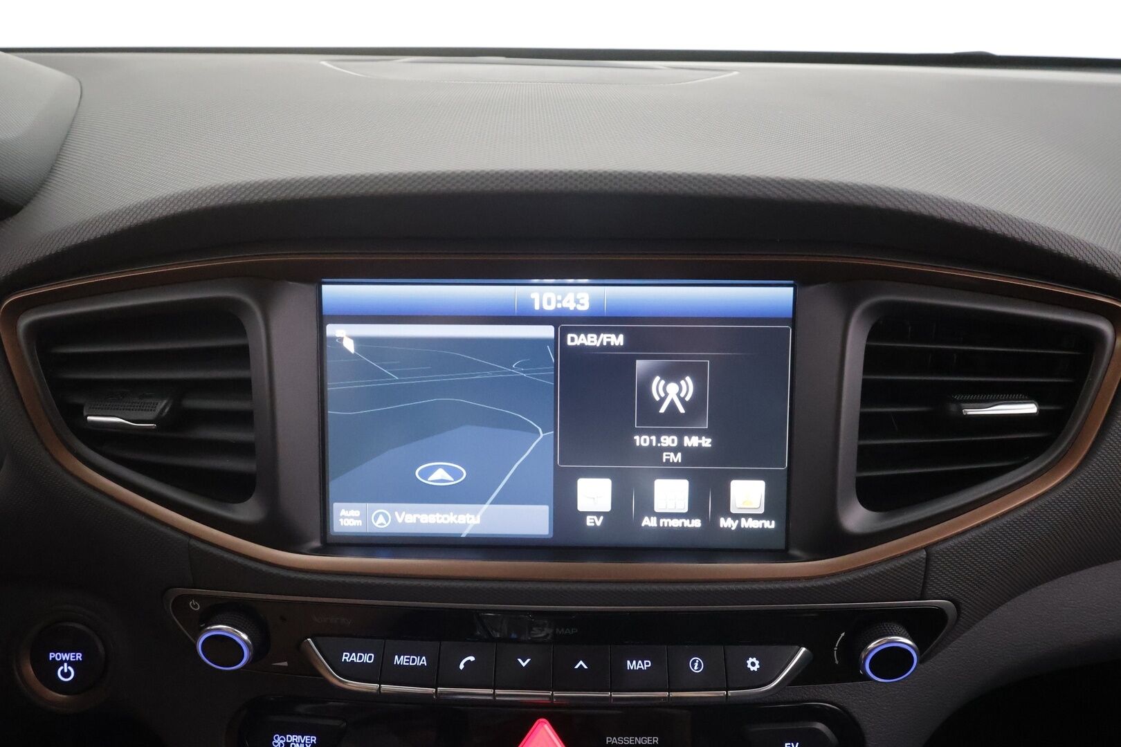 Hyundai IONIQ electric 2019 Comfort - | ACC | ILP | Infinity | P.kamera | Lane Keeping Assist | Lämm. ratti | Apple & Android | Keyless | 2x renkaat vanteineen | Suomiauto | 