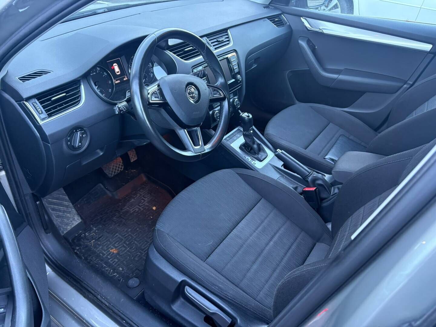 Skoda Octavia 2016 Combi 1,2 TSI Style DSG Autom. - Suomi-auto | Vakkari | Tutkat | Webasto | 2x Renkaat 