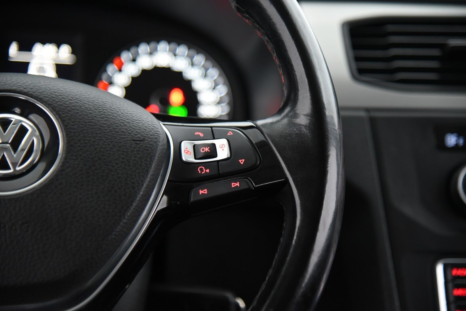 Volkswagen Caddy Maxi 2016 Trendline 1,4 TSI 92kW DSG bens. / Adapt. vakkari / Webasto / P. Kamera / Suomi-Auto - P. Tutkat / Lämmitettävä tuulilasi