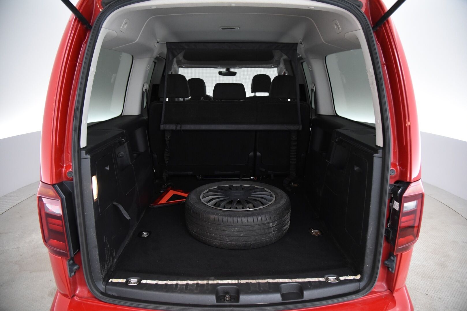 Volkswagen Caddy Maxi 2016 Trendline 1,4 TSI 92kW DSG bens. / Adapt. vakkari / Webasto / P. Kamera / Suomi-Auto - P. Tutkat / Lämmitettävä tuulilasi