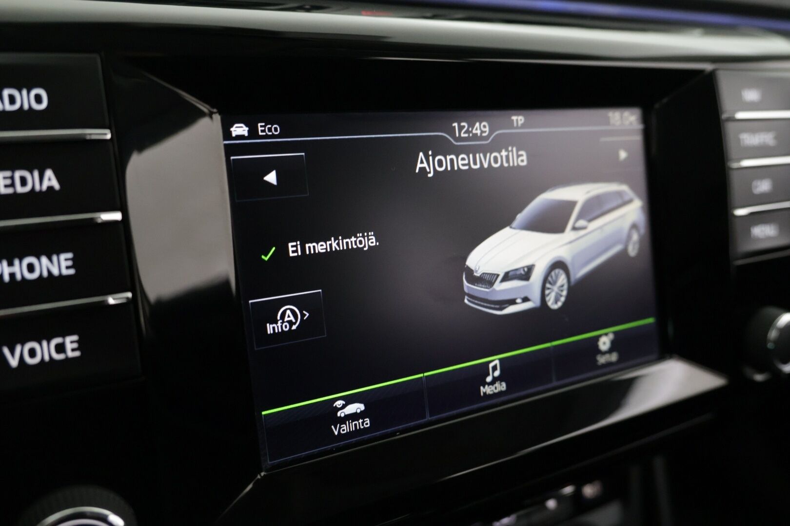 Skoda Superb 2016 Combi 1,8 TSI Style DSG Autom. - Suomi-auto | Webasto | Adapt.Vakkari | Canton | Muistinpenkki | Vetokoukku | Peruutuskamera | Nahka-Alcantara | Huippuvarusteet!