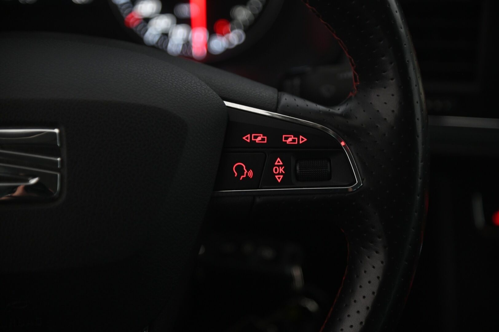 Seat Leon ST 2016 2,0 TDI 150 4Drive FR - 2.Om. Suomi-Auto | Webasto | | Vakkari | Tutkat | Koukku | BT | 2X renkaat&alumiinivanteet