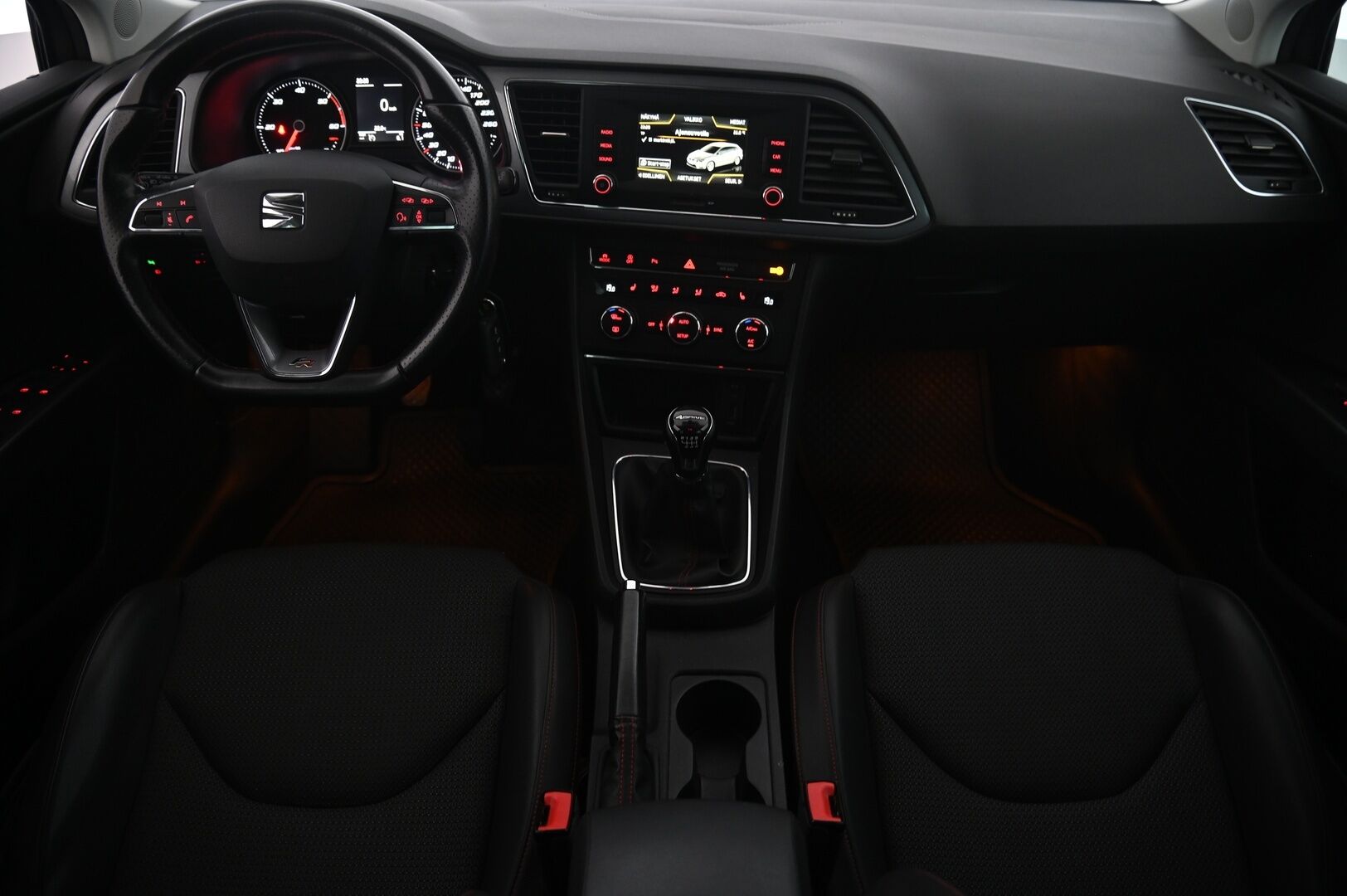 Seat Leon ST 2016 2,0 TDI 150 4Drive FR - 2.Om. Suomi-Auto | Webasto | | Vakkari | Tutkat | Koukku | BT | 2X renkaat&alumiinivanteet
