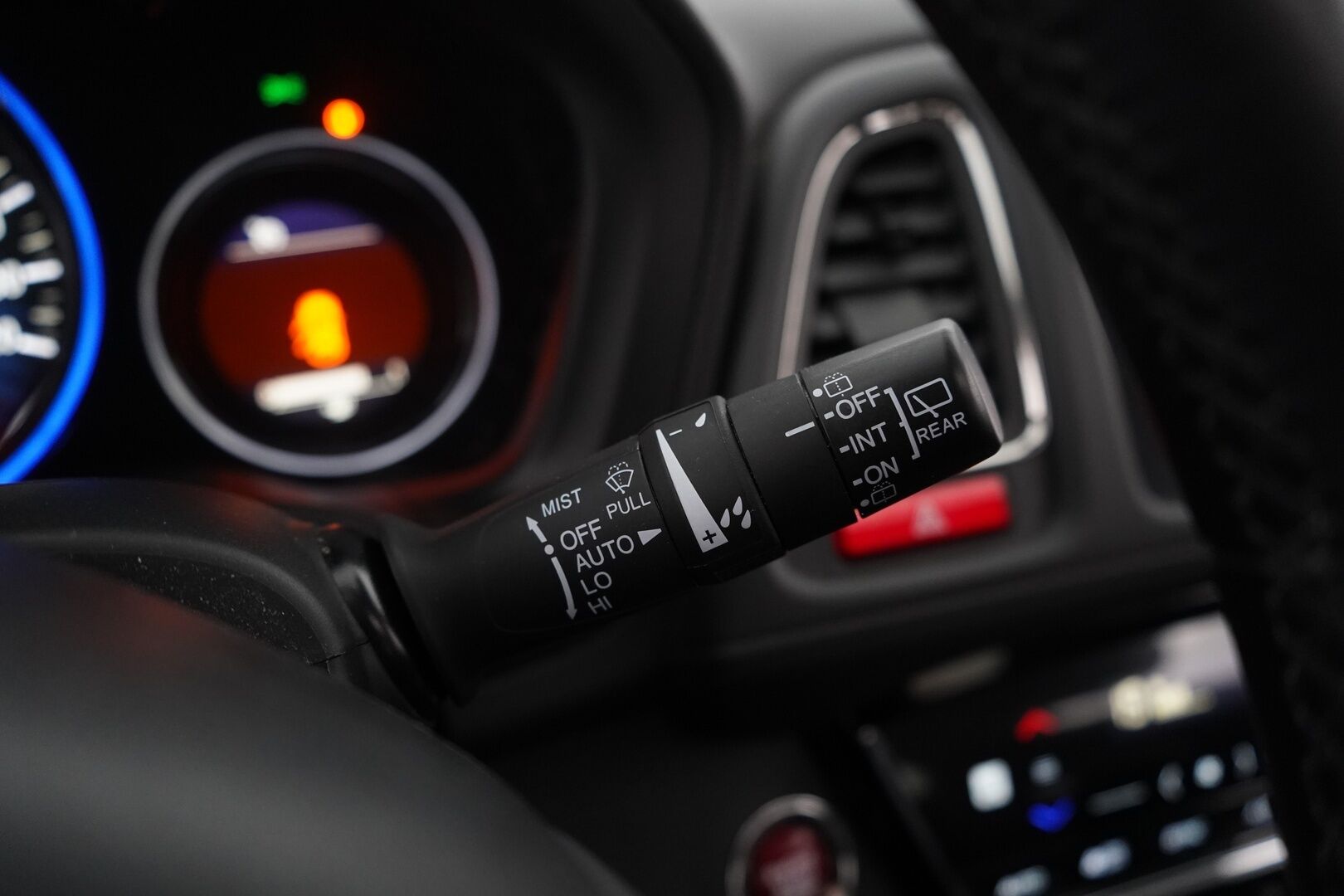 Honda HR-V 2016 1,5 Executive CVT *Vakkari / Koukku / Kamera / Kattoikkuna / Lohko / Keyless / Helmiäisvalkoinen* - Suomi-auto / Merkkihuollettu / 2. omisteinen / Juuri huollettu / Kahdet vanteet