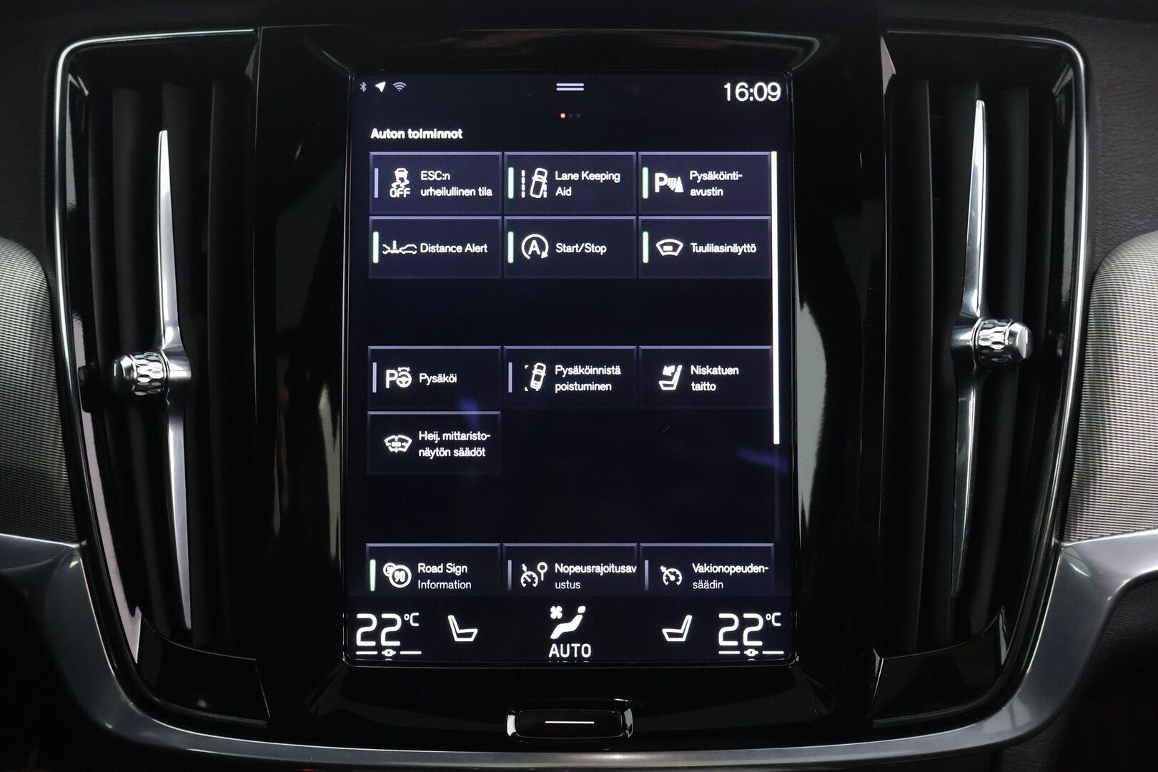 Volvo V90 2017 D5 AWD Business R-Design aut - Bowers&Wilkins | HUD | Vetokoukku | ACC | Kattoluukku | Webasto | Ei adblueta |  Kattavasti varusteltu | Juuri huollettu