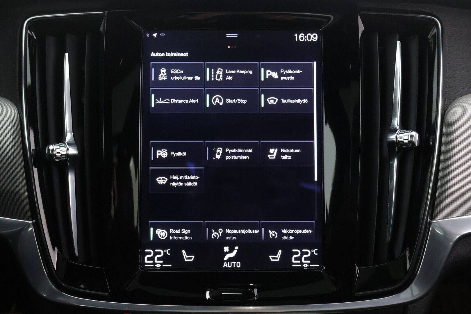 Volvo V90 2017 D5 AWD Business R-Design aut - Bowers&Wilkins | HUD | Vetokoukku | ACC | Kattoluukku | Webasto | Ei adblueta |  Kattavasti varusteltu | Hieno yksilö 