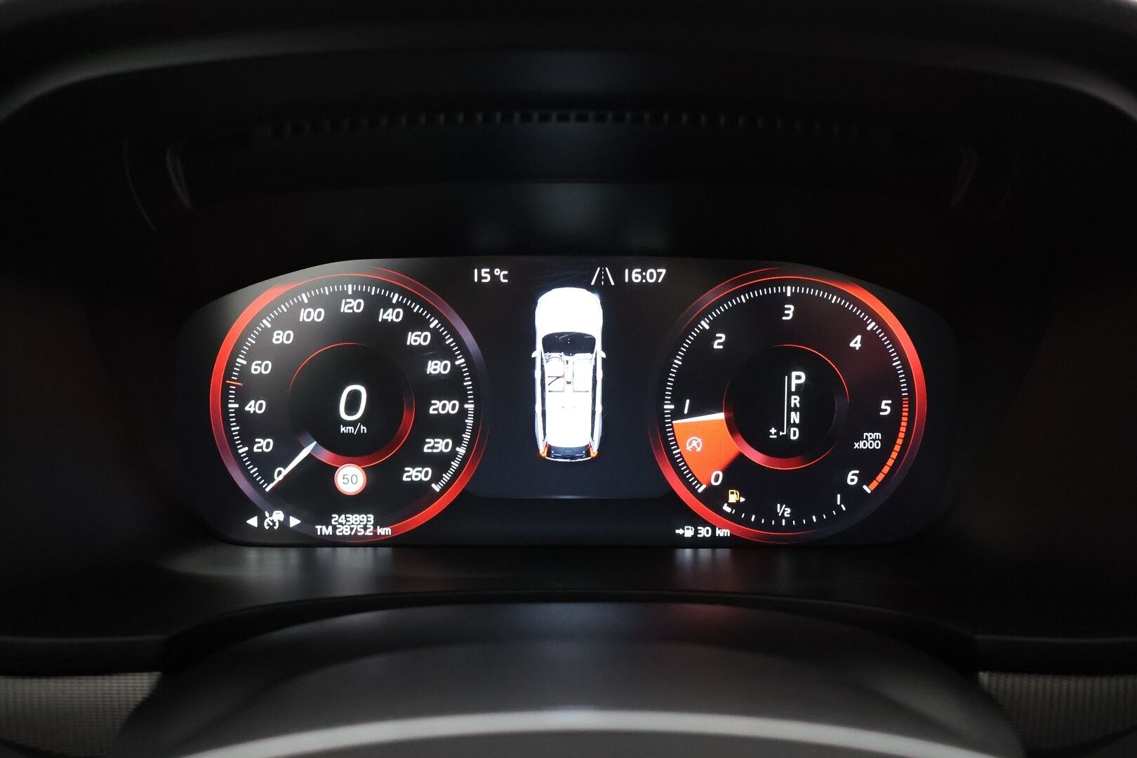 Volvo V90 2017 D5 AWD Business R-Design aut - Bowers&Wilkins | HUD | Vetokoukku | ACC | Kattoluukku | Webasto | Ei adblueta |  Kattavasti varusteltu | Hieno yksilö 