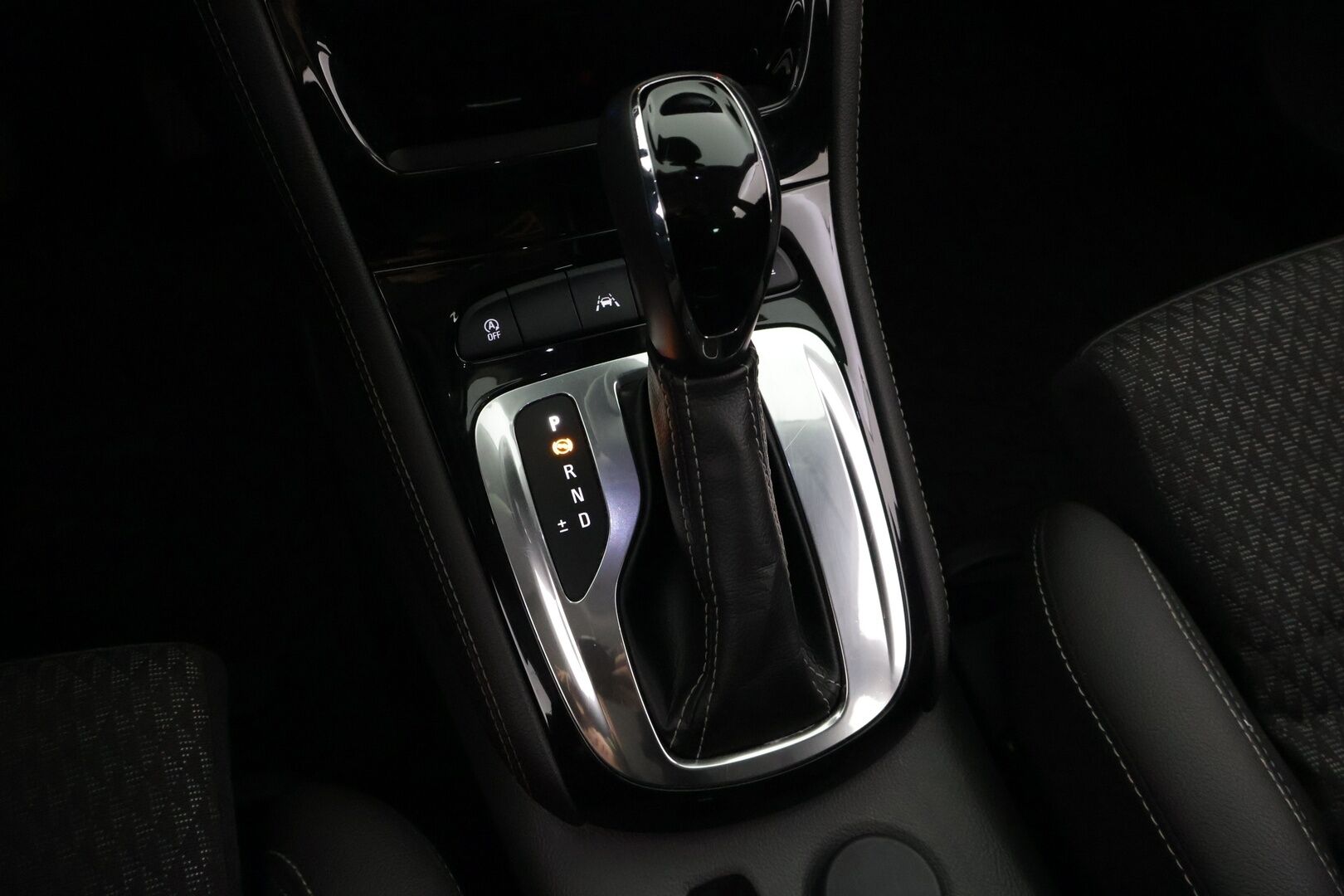 Opel Astra 2017 Sports Tourer Innovation 1,4 Turbo Start/Stop 110kW AT6 - Ratinlämmitin / Peruutuskamera / 