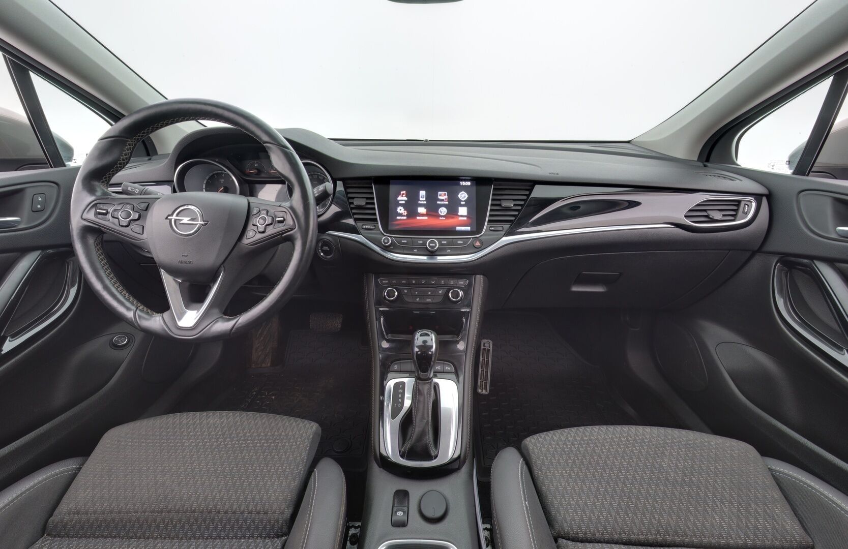 Opel Astra 2017 Sports Tourer Innovation 1,4 Turbo Start/Stop 110kW AT6 - Ratinlämmitin / Peruutuskamera / 