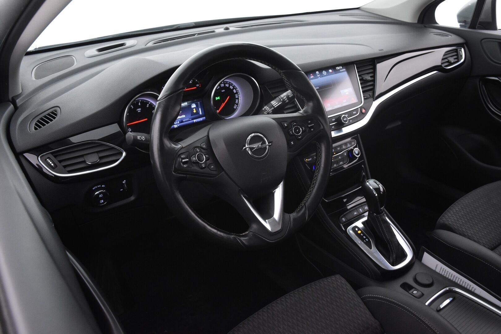Opel Astra 2017 Sports Tourer Innovation 1,4 Turbo Start/Stop 110kW AT6 - Ratinlämmitin / Peruutuskamera / 