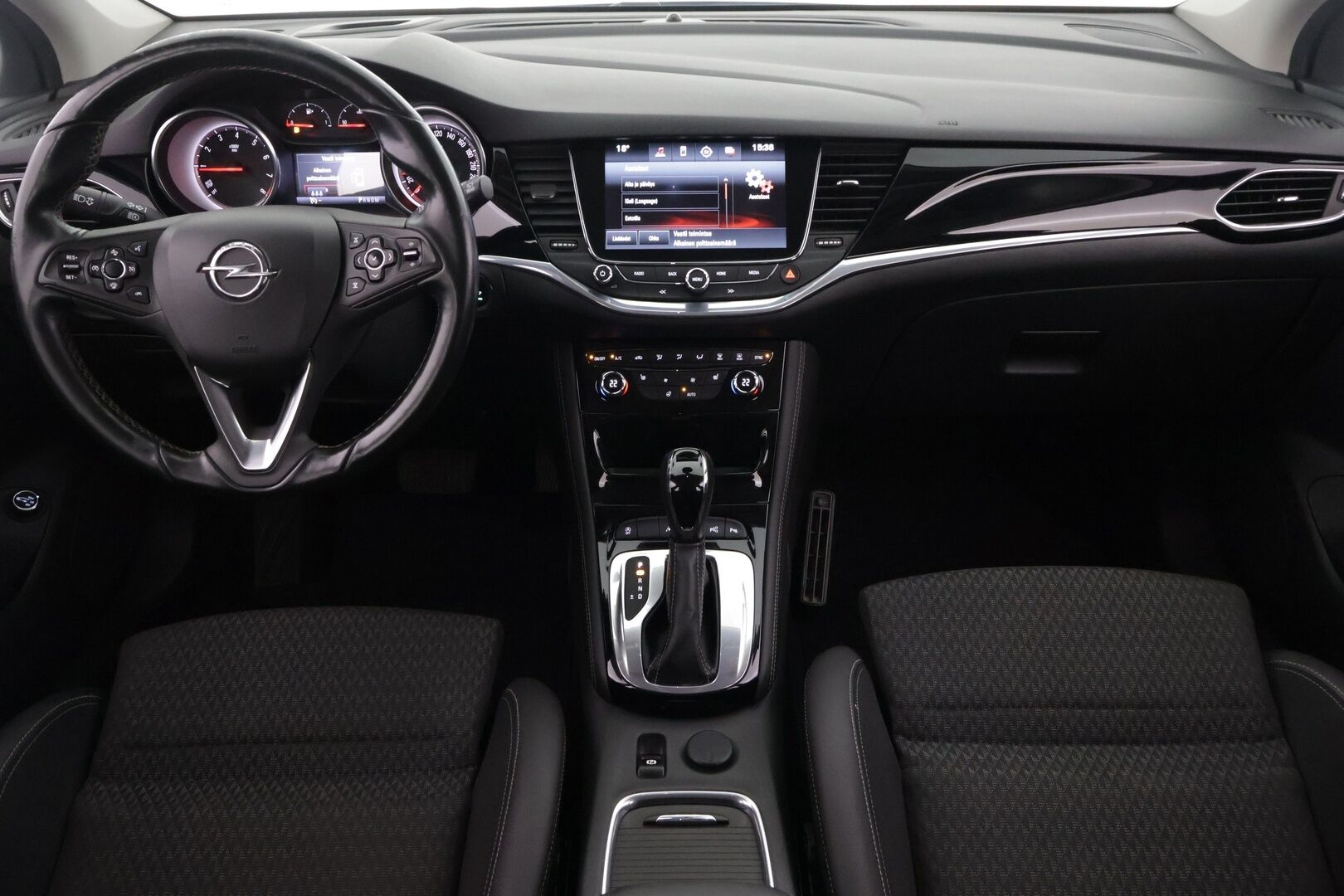 Opel Astra 2017 Sports Tourer Innovation 1,4 Turbo Start/Stop 110kW AT6 - Ratinlämmitin / Peruutuskamera / 