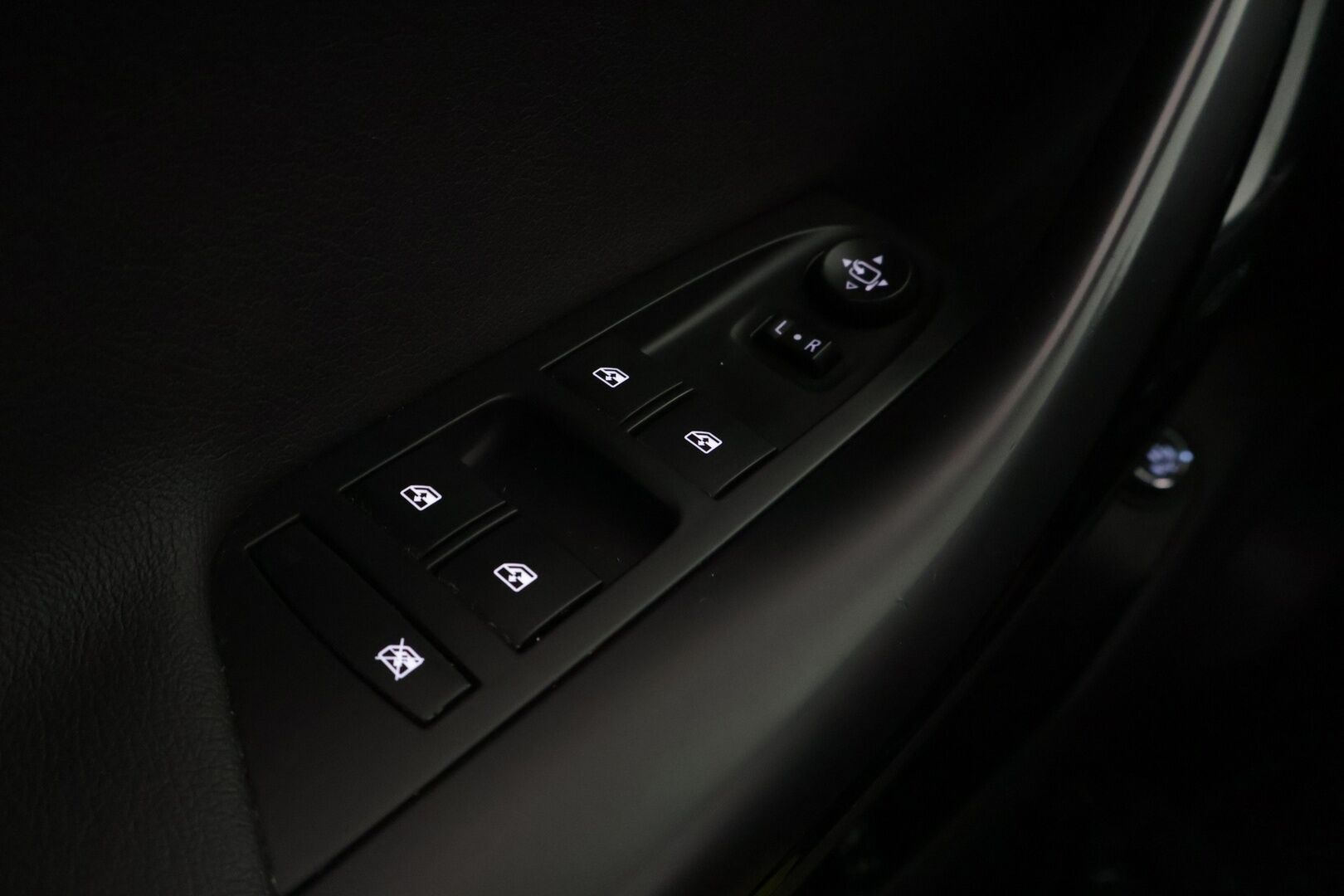 Opel Astra 2017 Sports Tourer Innovation 1,4 Turbo Start/Stop 110kW AT6 - Ratinlämmitin / Peruutuskamera / 