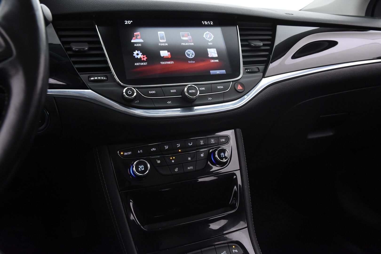 Opel Astra 2017 Sports Tourer Innovation 1,4 Turbo Start/Stop 110kW AT6 - Ratinlämmitin / Peruutuskamera / 