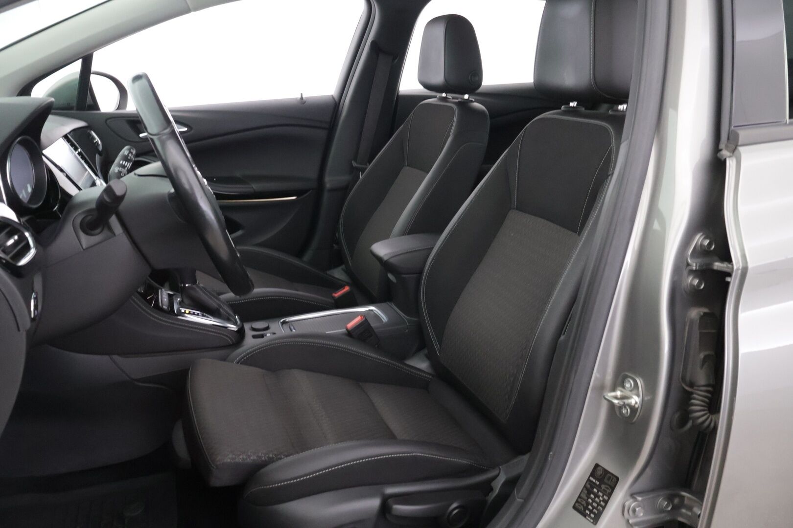 Opel Astra 2017 Sports Tourer Innovation 1,4 Turbo Start/Stop 110kW AT6 - Ratinlämmitin / Peruutuskamera / - Osta nyt, maksa vasta ensi vuonna