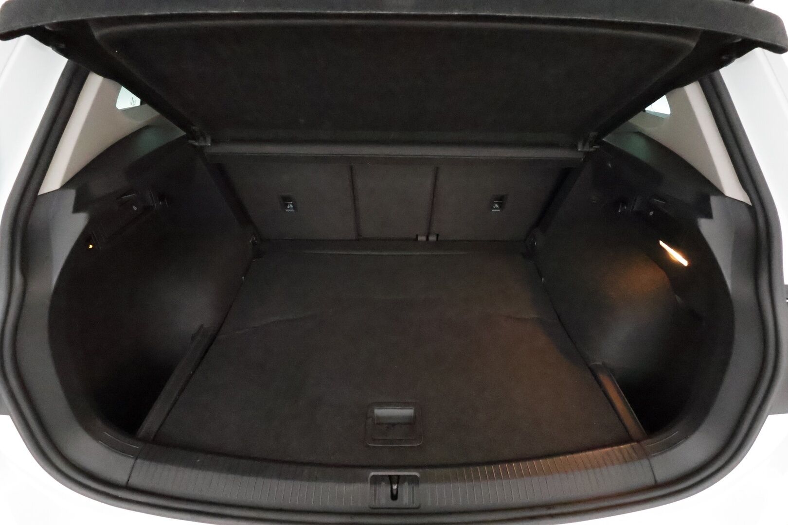 Volkswagen Tiguan 2017 Highline 2,0 TSI 132 kW  4MOTION DSG **ACC / Webasto / P.tutkat / Koukku / LED / Navi / KeylessGo** - Suomi-auto / Kahdet renkaat aluvanteilla 
