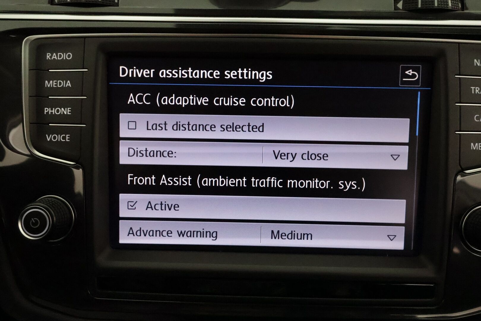 Volkswagen Tiguan 2017 Highline 2,0 TSI 132 kW  4MOTION DSG **ACC / Webasto / P.tutkat / Koukku / LED / Navi / KeylessGo** - Suomi-auto / Kahdet renkaat aluvanteilla 