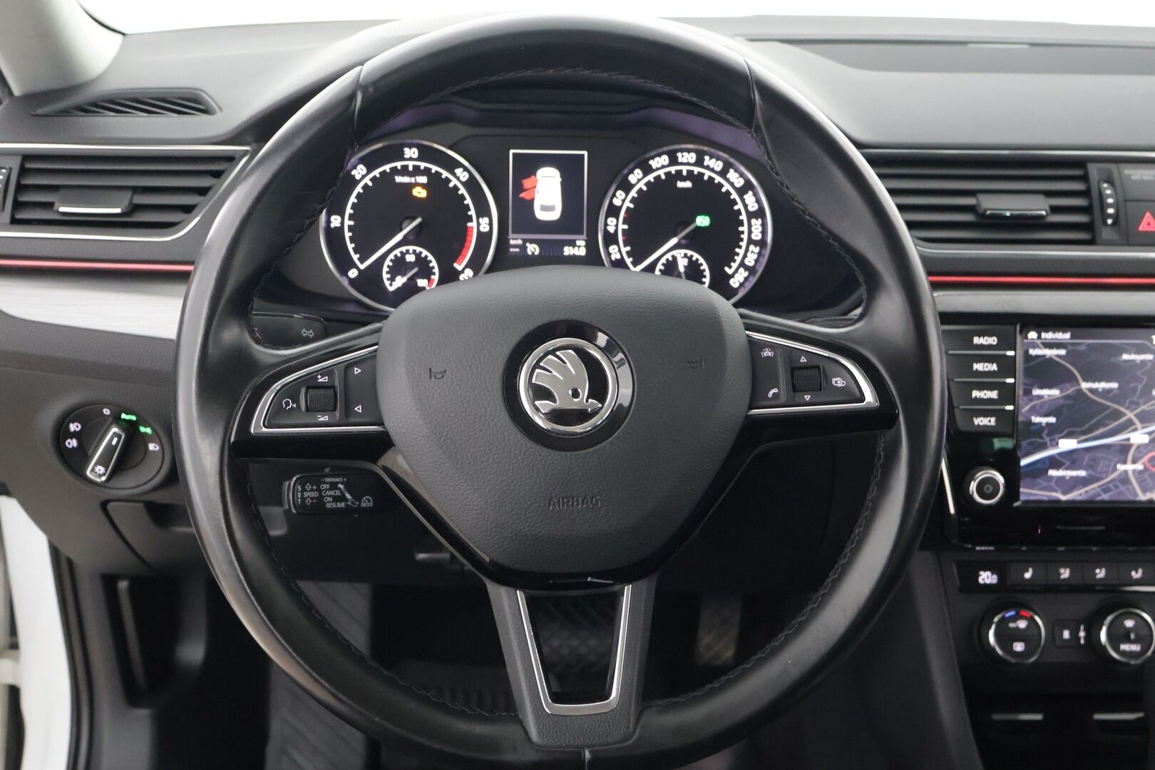 Skoda Superb 2017 Combi 2,0 TDI 150 Elegance DSG Autom / ACC / Webasto / BLIS / Canton / Muistipenkki kuljettajalla* - Särmä huoltohistoria / 2x hyvät renkaat / Siistissä kunnossa / Hyvin pidetty*