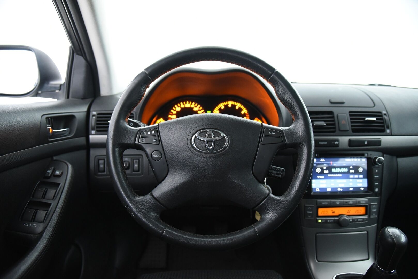 Toyota Avensis 2008 Myydään huutokaupat.com:issa!
