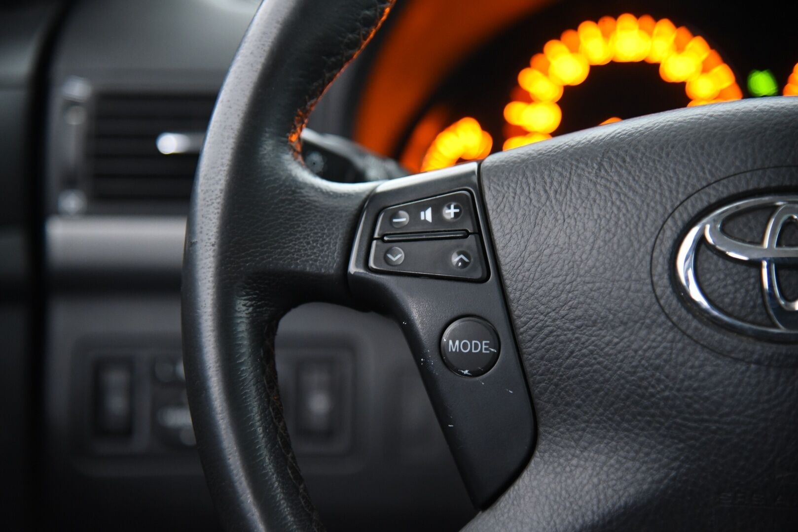 Toyota Avensis 2008 Myydään huutokaupat.com:issa!