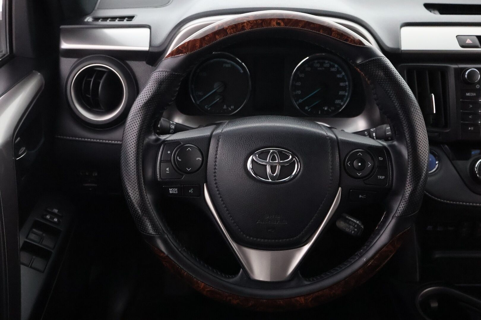 Toyota RAV4 2017 2,5 Hybrid AWD Style - Suomiauto / 360-Kamera / Vetokoukku / Lohko / BLIS / Vakkari / Sähköluukku / Ratinlämmitin