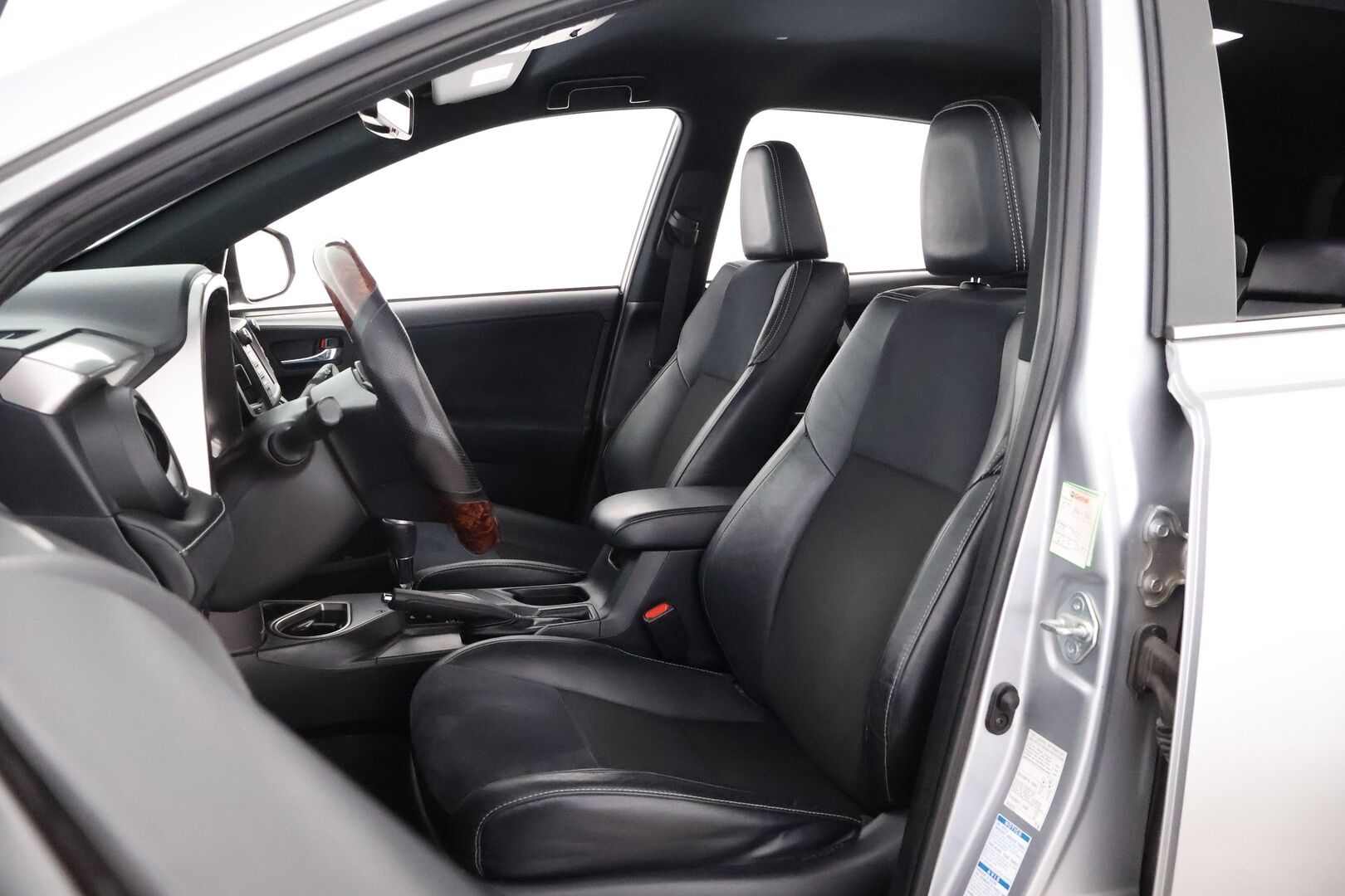 Toyota RAV4 2017 2,5 Hybrid AWD Style - Suomiauto / 360-Kamera / Vetokoukku / Lohko / BLIS / Vakkari / Sähköluukku / Ratinlämmitin
