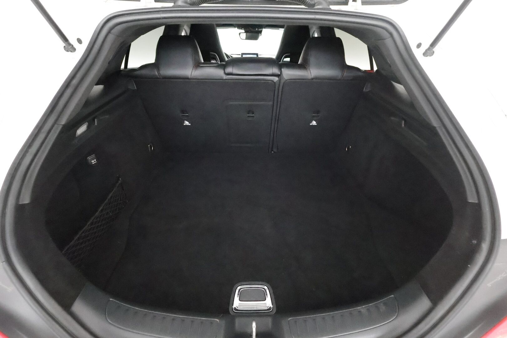 Mercedes-Benz CLA 2015 200 A Shooting Brake AMG - Lasikattoluukku / Harman/Kardon / P. Kamera / Vakkari / Adapt. LED / Bluetooth / 2x Renkaat