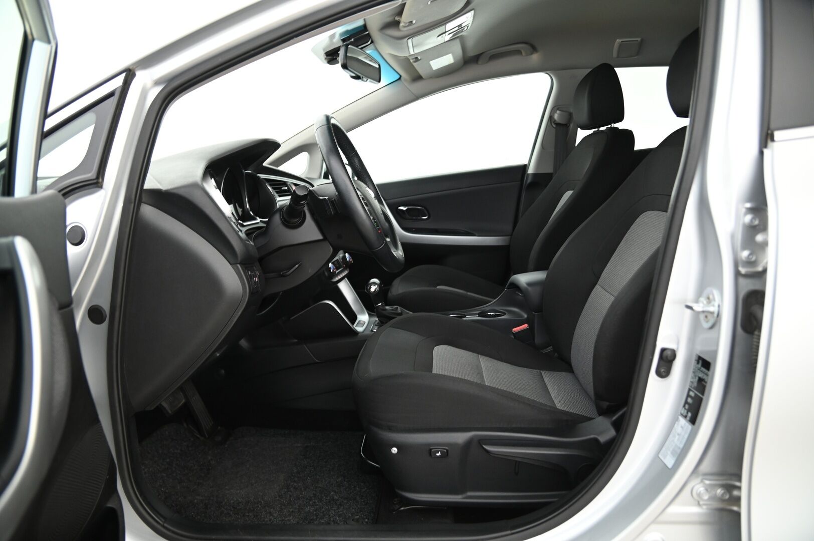 Kia cee'd 2017 1,6 EX SW DCT A/T* Suomi-auto / P. kamera / Lohkolämmitin / Vakkari /  Ratinlämmitin * - Juuri huollettu taloudellinen Suomi-auto! / Seuraava katsastus 02/27