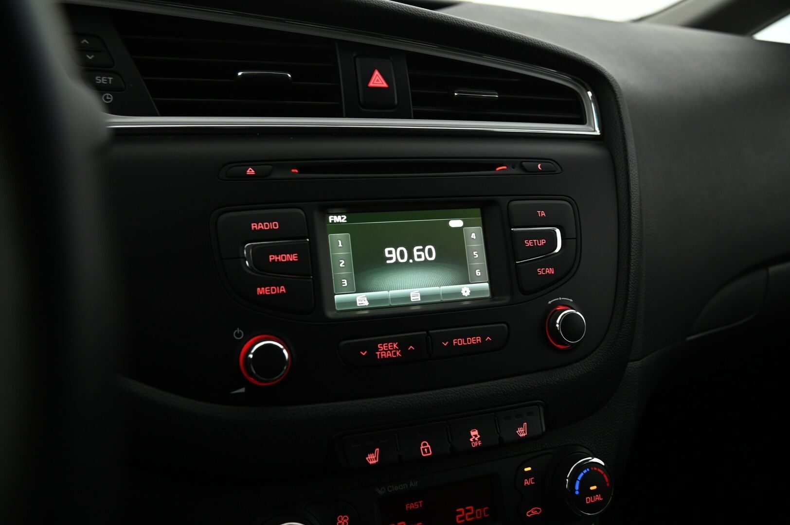 Kia cee'd 2017 1,6 EX SW DCT A/T* Suomi-auto / P. kamera / Lohkolämmitin / Vakkari /  Ratinlämmitin * - Juuri huollettu taloudellinen Suomi-auto! / Seuraava katsastus 02/27