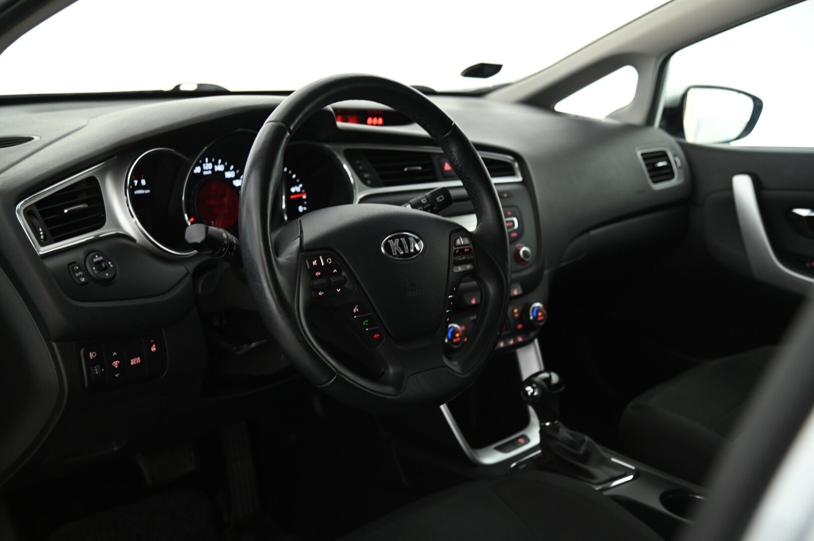 Kia cee'd 2017 1,6 EX SW DCT A/T* Suomi-auto / P. kamera / Lohkolämmitin / Vakkari /  Ratinlämmitin * - Juuri huollettu taloudellinen Suomi-auto! / Seuraava katsastus 02/27