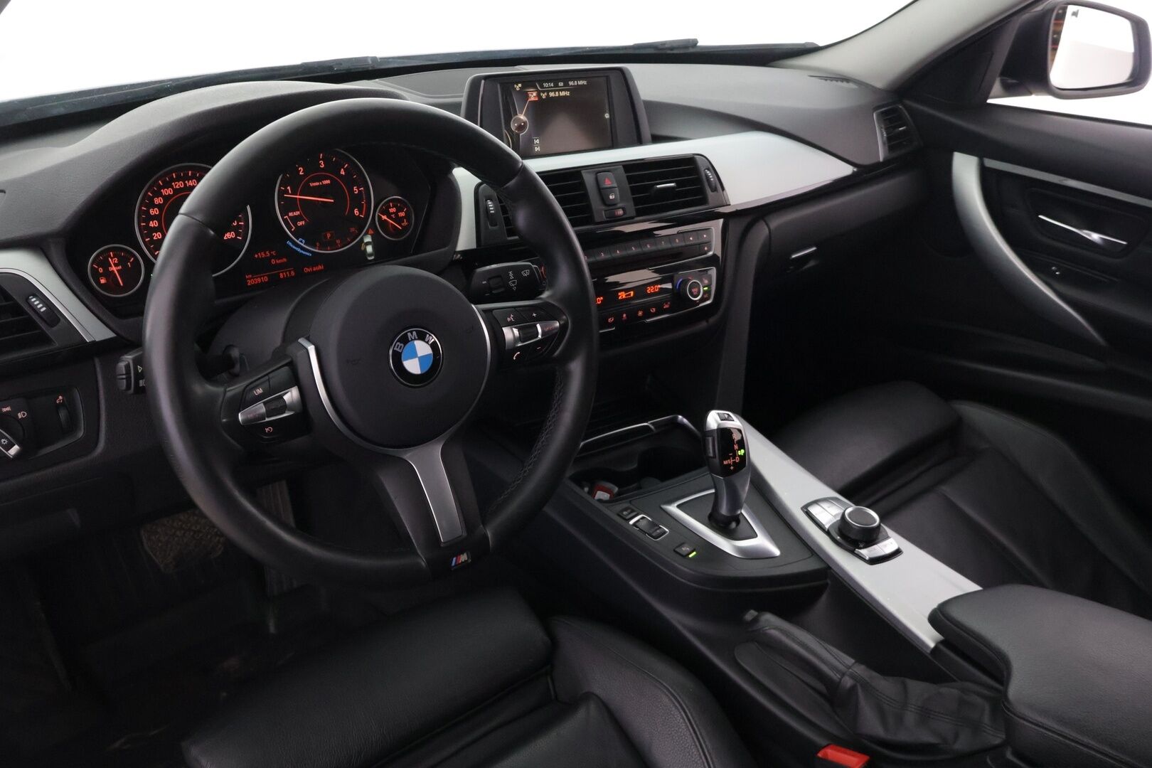 BMW 320 2017 F30 Sedan 320d A xDrive Business Exclusive Edition Sport *Suomi-auto / Tutkat edessä ja takana / Vakkari / Nahkasisusta / Sport-penkit* - *Juuri katsastettu / Adapt. LED-ajovalot / Hifi / 2x Renkaat & Vanteet / Lämmitettävä M-sport ratti /  Ei Adblue-järjestelmää* - HULLUT AVAJAISHULINAT KORKOTARJOUS 3,29 %