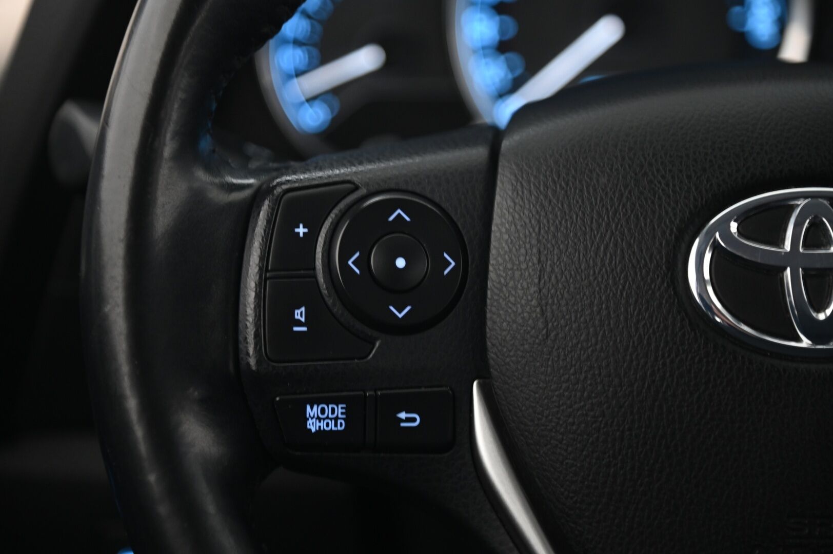 Toyota Auris 2014 Touring Sports 1,6 Valvematic Active Edition Multidrive S *Kamera / Lohko / Navi / Vakkari / BT* - 2x renkaat aluilla / Juuri huollettu / Led lisävalo 