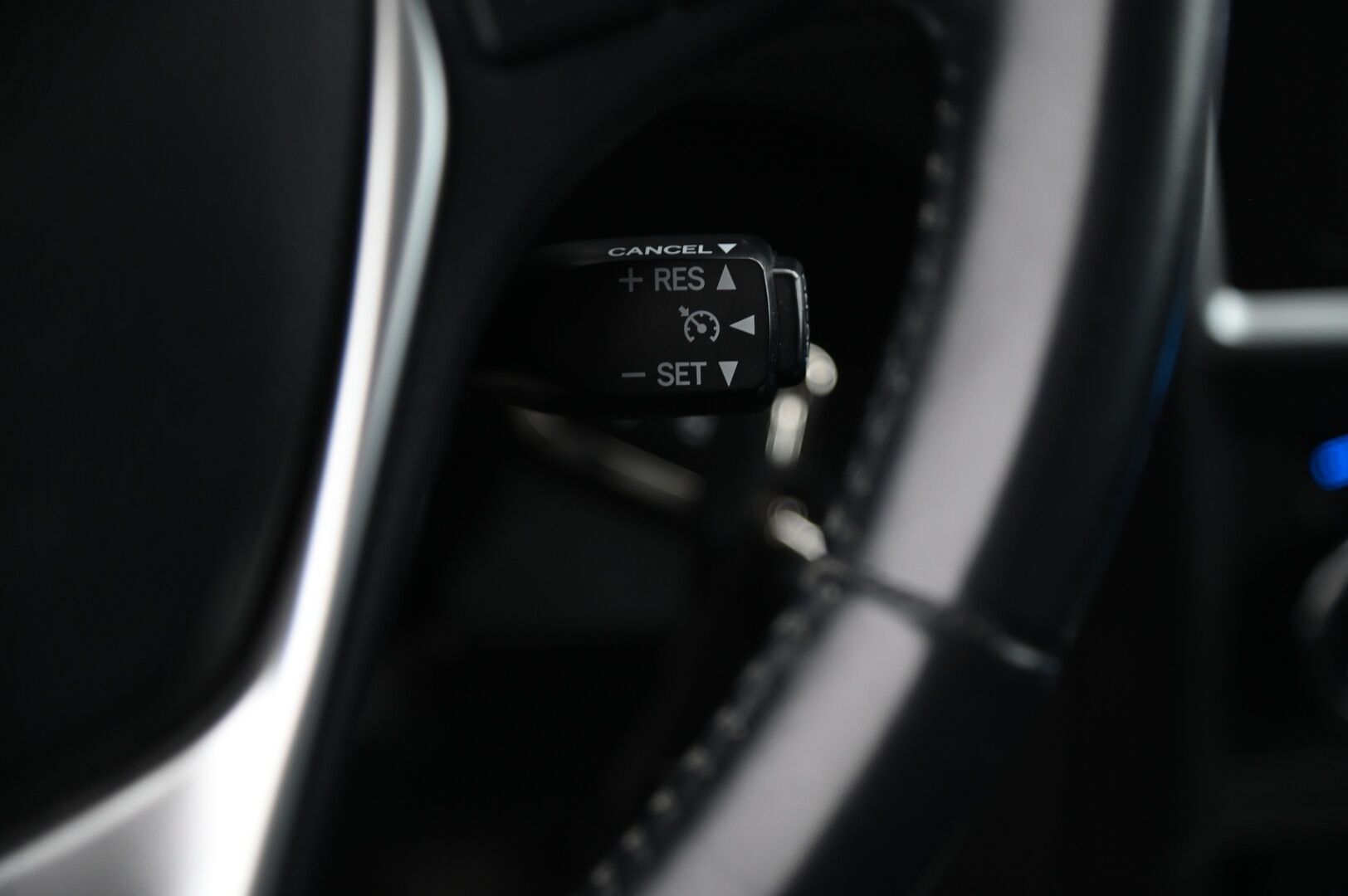 Toyota Auris 2014 Touring Sports 1,6 Valvematic Active Edition Multidrive S *Kamera / Lohko / Navi / Vakkari / BT* - 2x renkaat aluilla / Juuri huollettu / Led lisävalo 