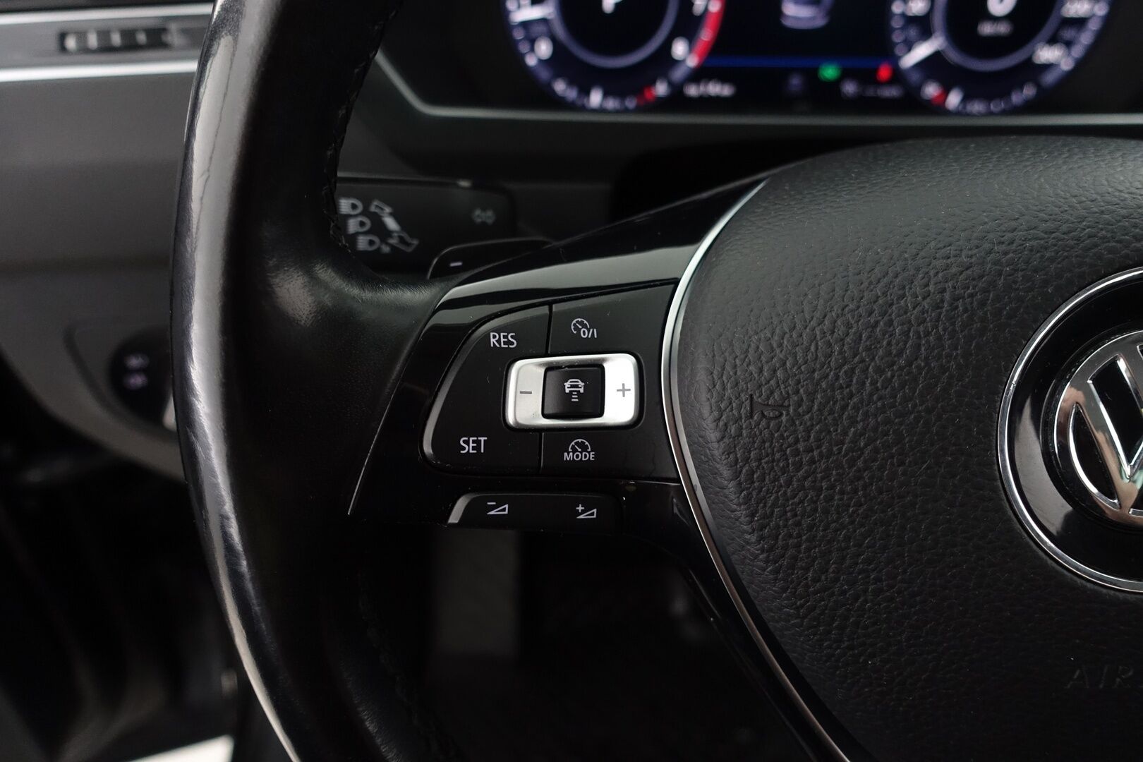 Volkswagen Tiguan 2017 Highline 2,0 TSI 132 kW (180 hv) 4MOTION DSG-automaatti - Juuri Katsastettu! | Digimittaristo | ACC | Webasto | Vetokoukku | Carplay&Android Auto | Suomi-auto | Tutkat |