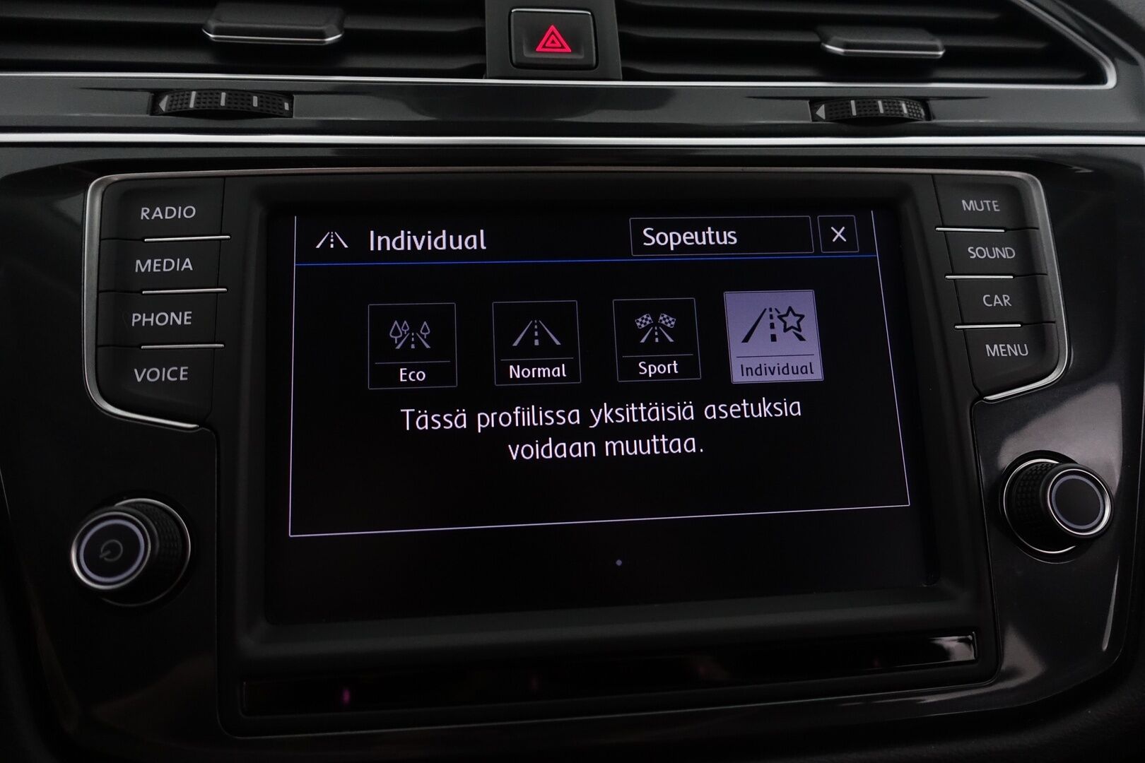 Volkswagen Tiguan 2017 Highline 2,0 TSI 132 kW (180 hv) 4MOTION DSG-automaatti - Juuri Katsastettu! | Digimittaristo | ACC | Webasto | Vetokoukku | Carplay&Android Auto | Suomi-auto | Tutkat |