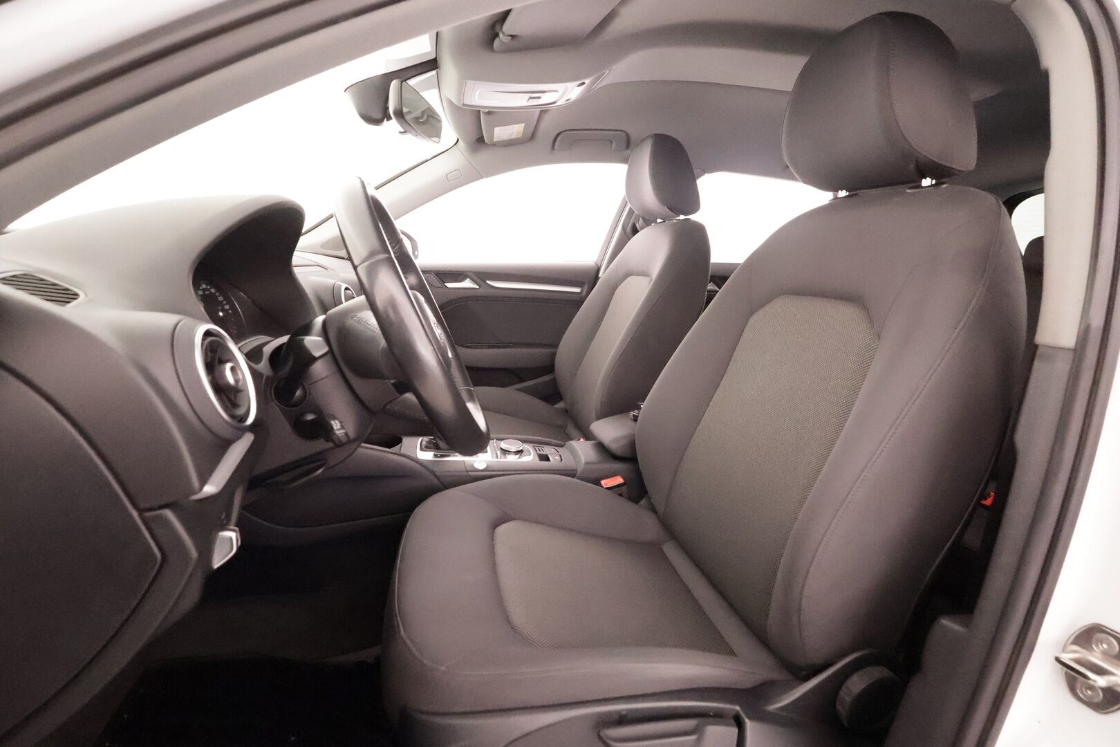 Audi A3 2017 Sportback First Edition Business 1,4 TFSI COD 110 kW ultra S tronic - | ACC | Facelift | LED | Keyless | Apple & Android | Lohko+sisälämmitin | Peruutustutka | Audi Sound System | 2x renkaat aluin | Suomiauto | 