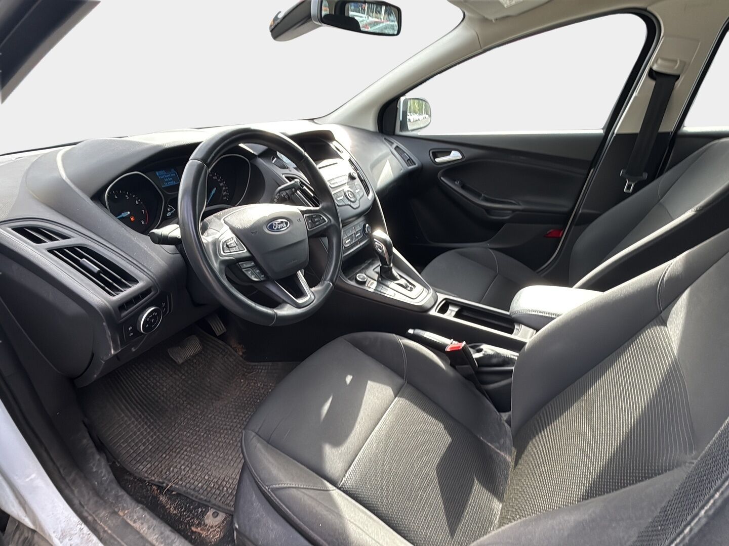 Ford Focus 2017 1,0 EcoBoost 125 hv Start/Stop A6 Trend Wagon - YritysOutlet - Myydään vain yrityksille - | Jakopää tehty 01/26 | Katsastettu 04/26 | 2 Renkaat ja vanteet | Ilmastointi |