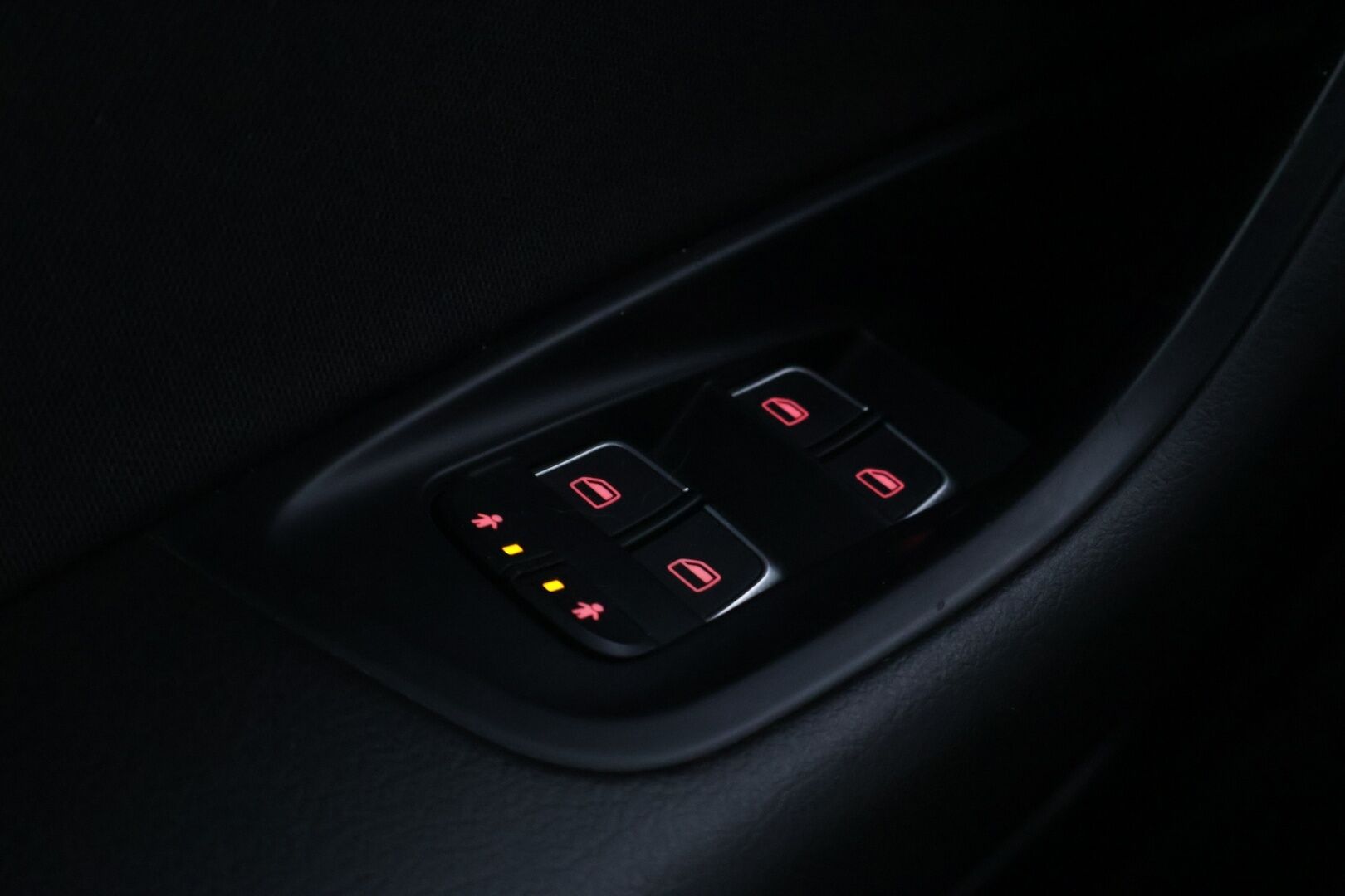 Audi A6 2011 Avant 2,0 TDI 130 kW Start-Stop - S-Line ulkopaketti | Sporttipenkit | Xenon | Vakkari | Lohkolämmitin ja sisäpistoke