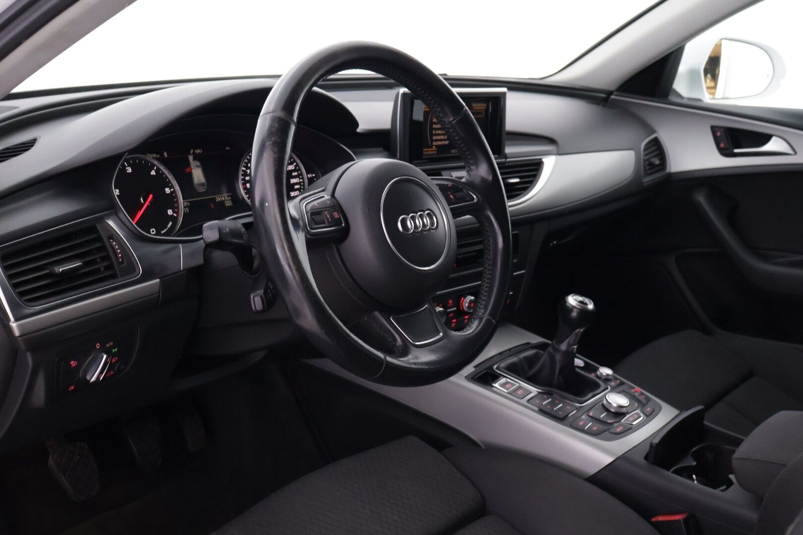 Audi A6 2011 Avant 2,0 TDI 130 kW Start-Stop - S-Line ulkopaketti | Sporttipenkit | Xenon | Vakkari | Lohkolämmitin ja sisäpistoke
