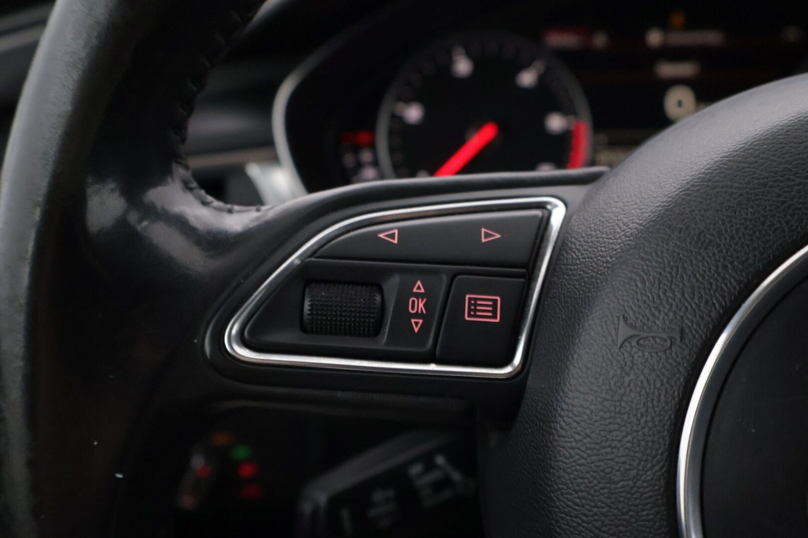 Audi A6 2011 Avant 2,0 TDI 130 kW Start-Stop - S-Line ulkopaketti | Sporttipenkit | Xenon | Vakkari | Lohkolämmitin ja sisäpistoke