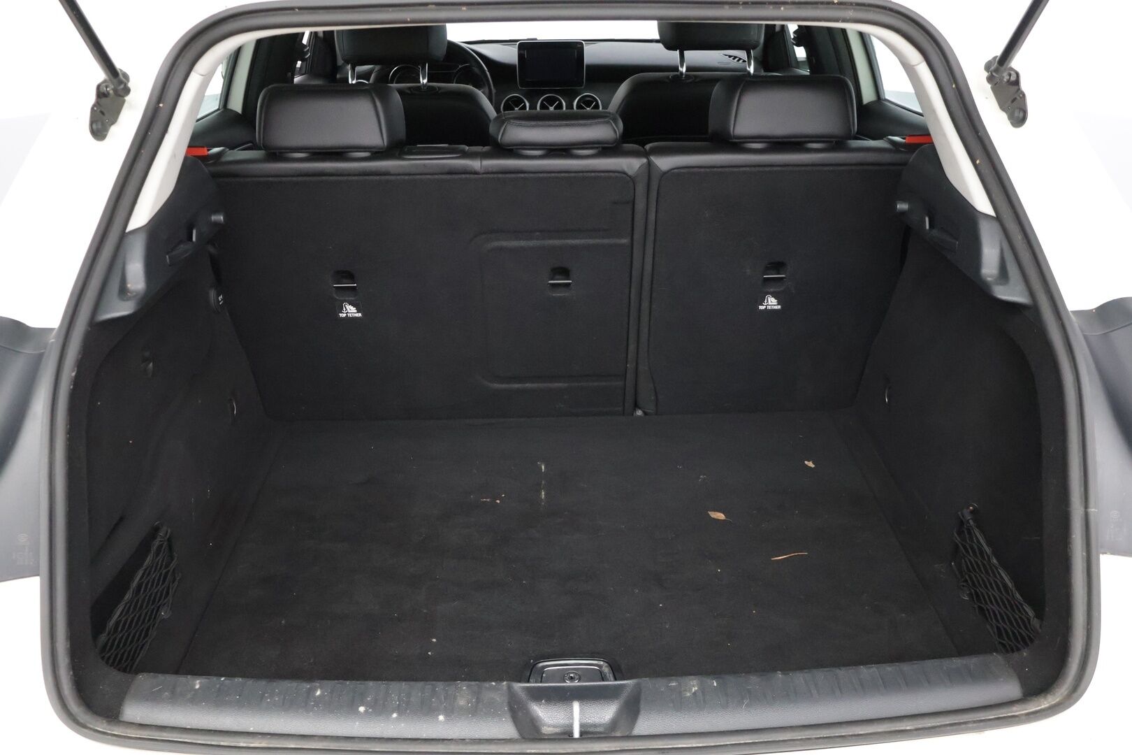 Mercedes-Benz GLA 2018 220 d 4Matic A Premium Business * Webasto / LED valot / Navi / P.kamera / Vakkari / Puolinahat * - *2x renkaat vanteilla / Asiallisesti huollettu / Facelift *