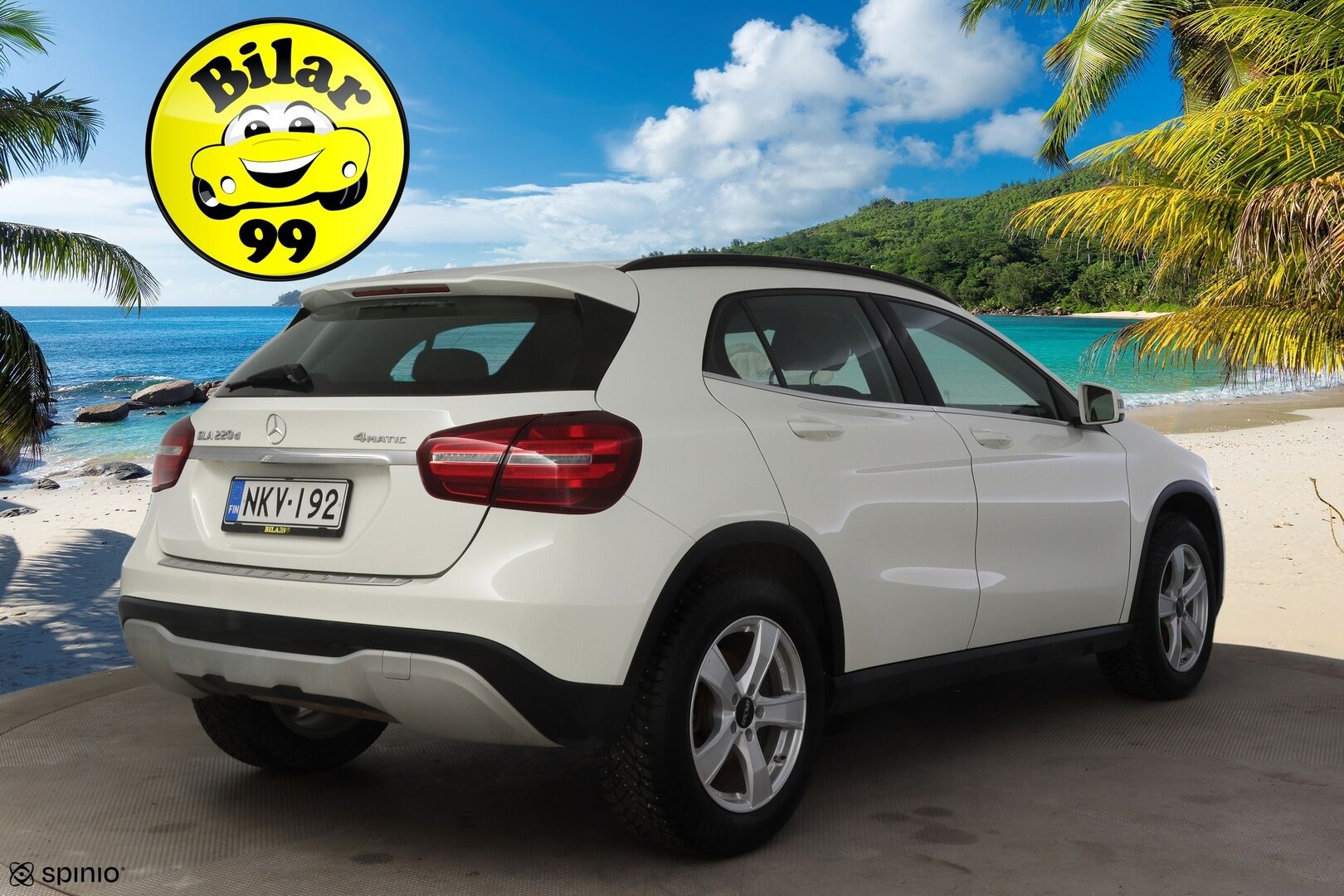 Mercedes-Benz GLA 2018 220 d 4Matic A Premium Business * Webasto / LED valot / Navi / P.kamera / Vakkari / Puolinahat * - *2x renkaat vanteilla / Asiallisesti huollettu / Facelift * - HULLUT JOULUT KORKOTARJOUS 2,49% 