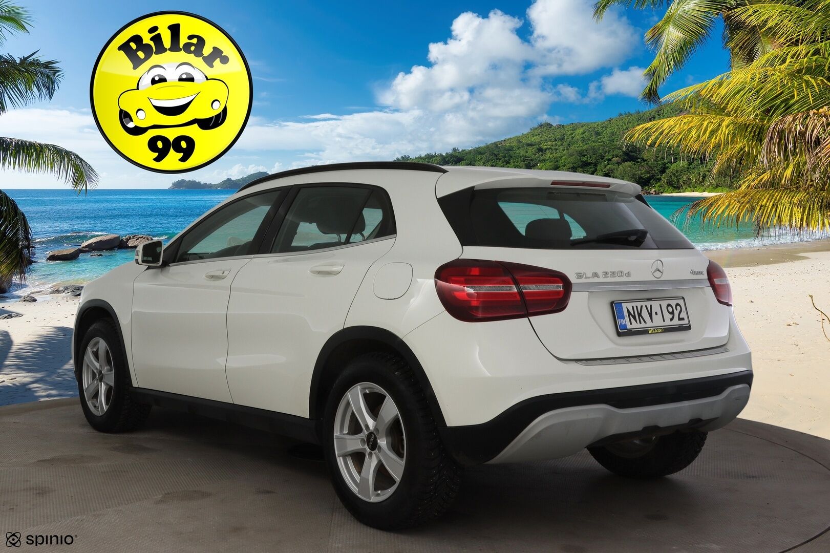 Mercedes-Benz GLA 2018 220 d 4Matic A Premium Business * Webasto / LED valot / Navi / P.kamera / Vakkari / Puolinahat * - *2x renkaat vanteilla / Asiallisesti huollettu / Facelift * - HULLUT JOULUT KORKOTARJOUS 2,49% 