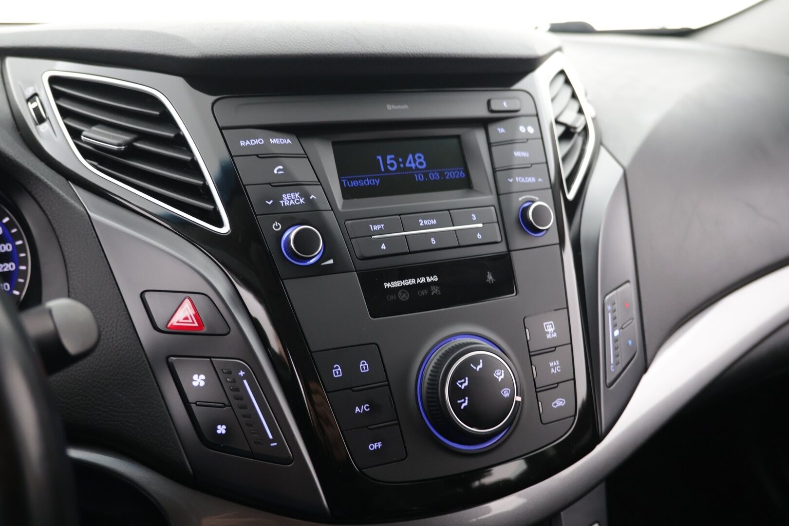 Hyundai i40 Wagon 2018 1,6 6MT ISG Classic * Vakkari / Bluetooth / Ilmastointi * - 2-omisteinen / Suomi-auto / 2 x hyväkuntoiset renkaat - HULLUT AVAJAISHULINAT KORKOTARJOUS 3,29 %