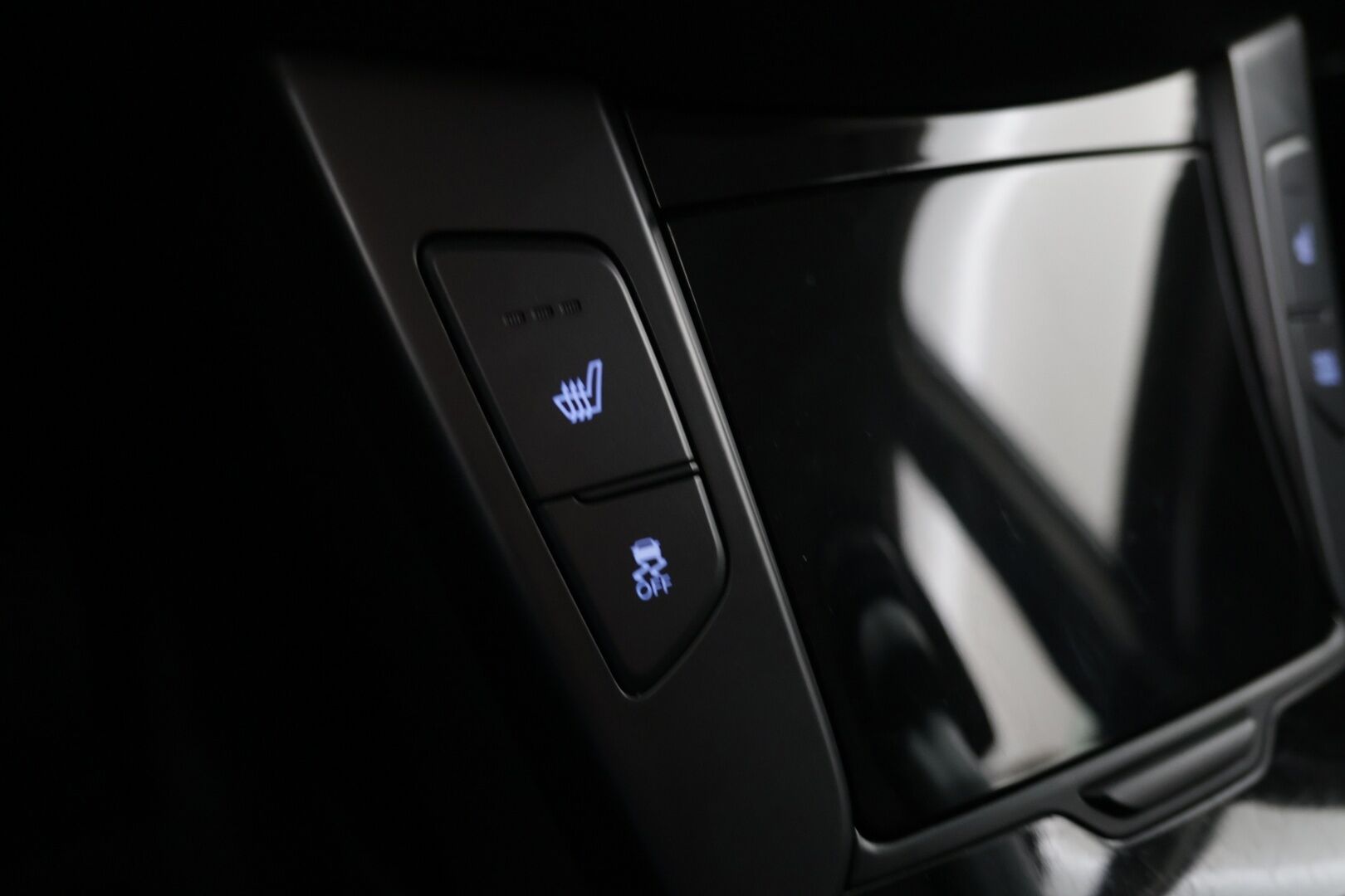 Hyundai i40 Wagon 2018 1,6 6MT ISG Classic * Vakkari / Bluetooth / Ilmastointi * - 2-omisteinen / Suomi-auto / 2 x hyväkuntoiset renkaat - HULLUT AVAJAISHULINAT KORKOTARJOUS 3,29 %