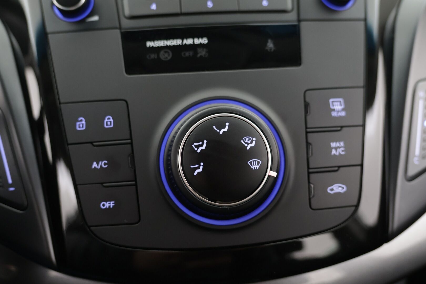 Hyundai i40 Wagon 2018 1,6 6MT ISG Classic * Vakkari / Bluetooth / Ilmastointi * - 2-omisteinen / Suomi-auto / 2 x hyväkuntoiset renkaat - HULLUT AVAJAISHULINAT KORKOTARJOUS 3,29 %