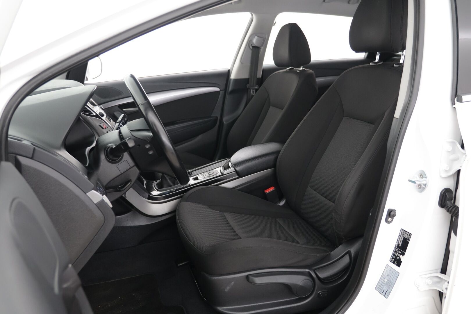 Hyundai i40 Wagon 2018 1,6 6MT ISG Classic * Vakkari / Bluetooth / Ilmastointi * - 2-omisteinen / Suomi-auto / 2 x hyväkuntoiset renkaat - HULLUT AVAJAISHULINAT KORKOTARJOUS 3,29 %